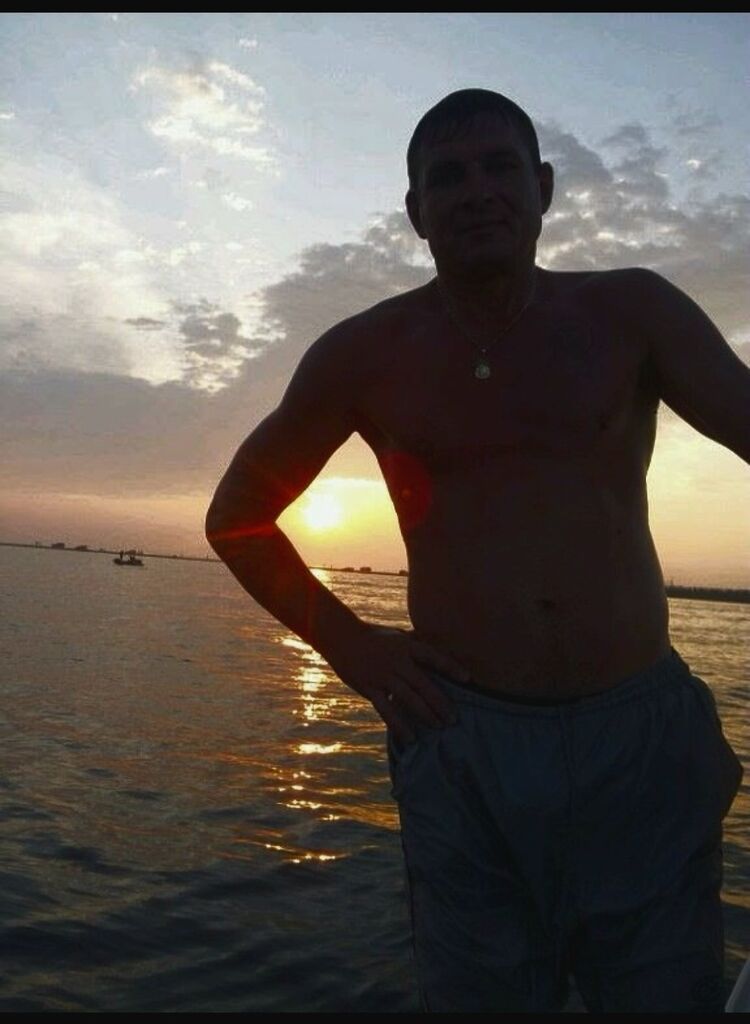  ,   Alex, 52 ,   c 