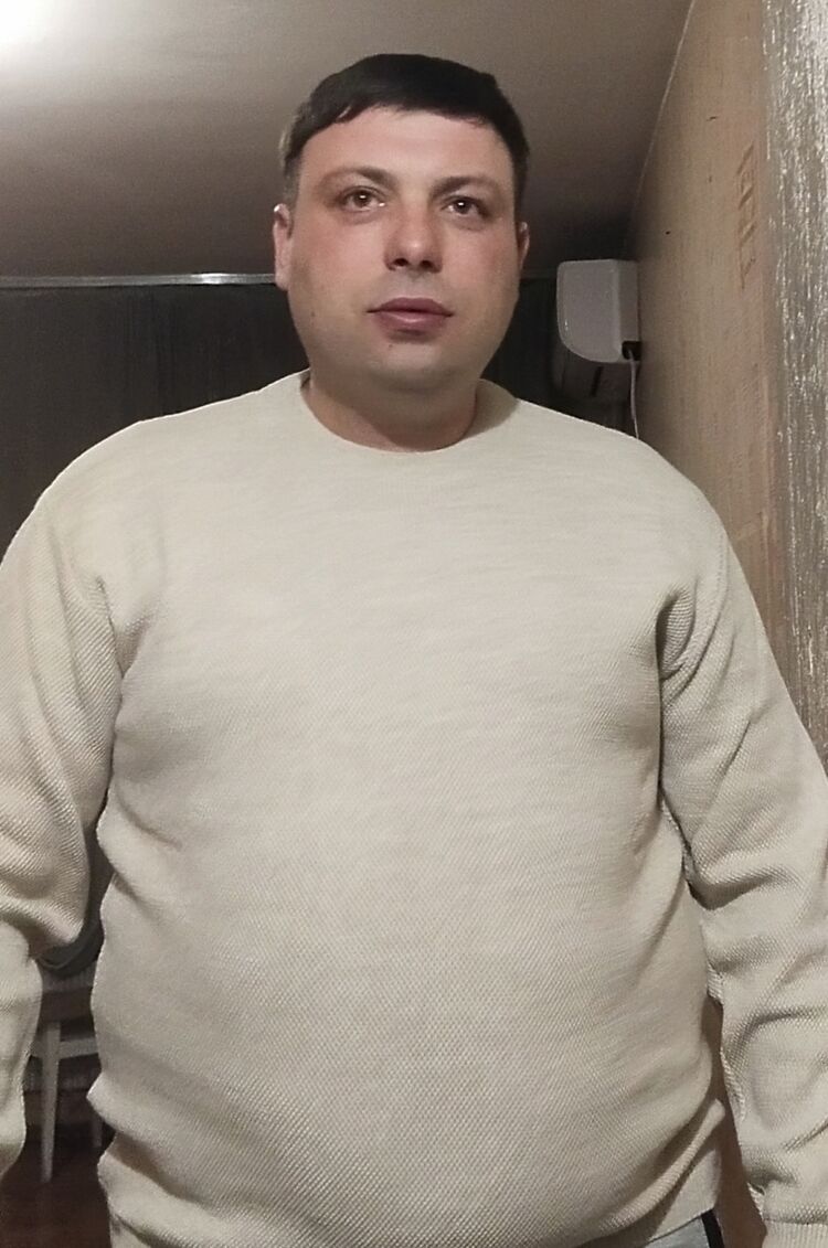  ,   Sergii, 40 ,   ,   , c 