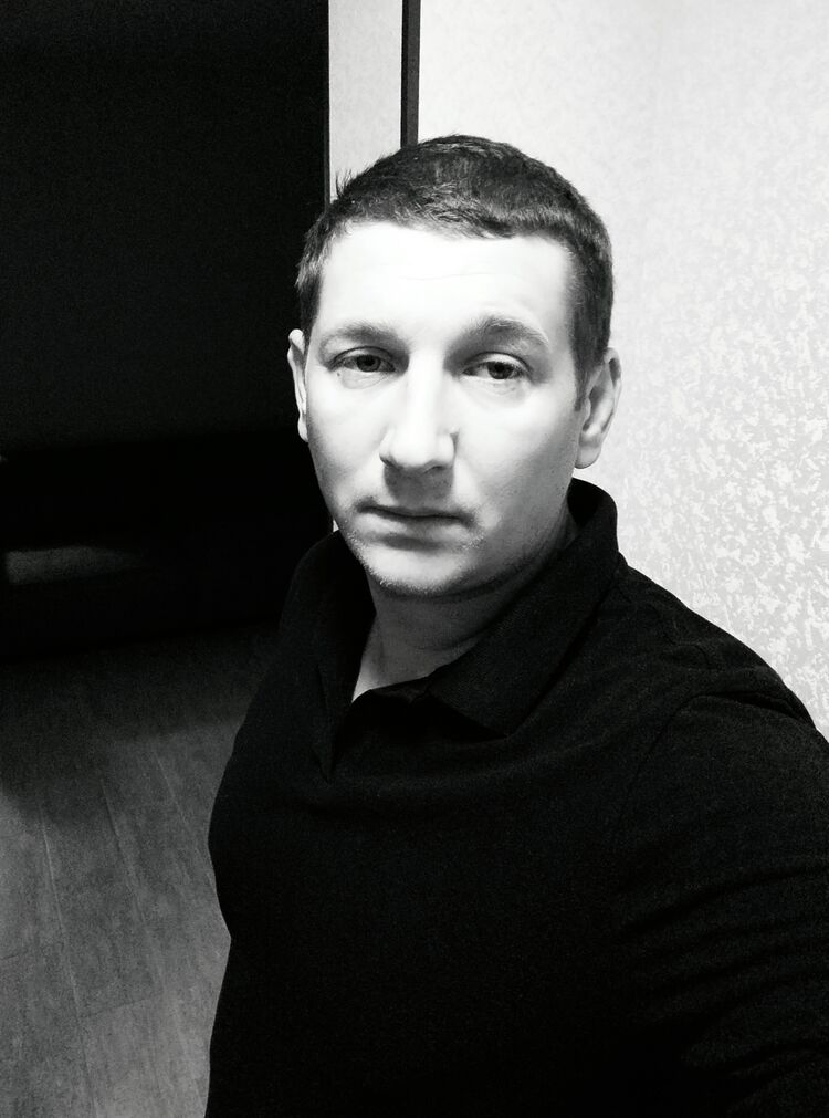  53818285  ROMAN, 40 ,    