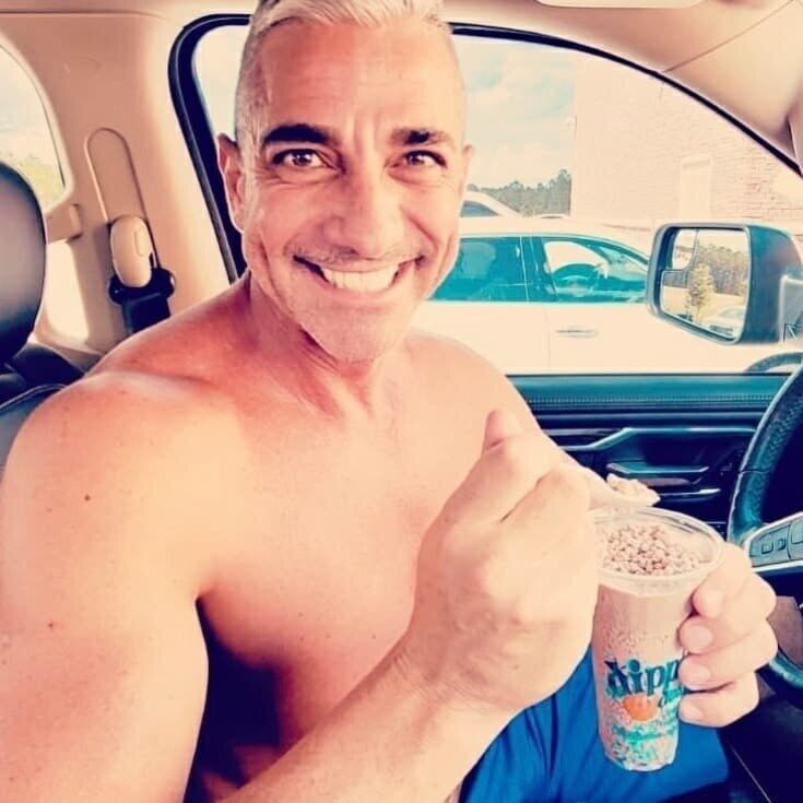  48105285  Michael, 56 ,    