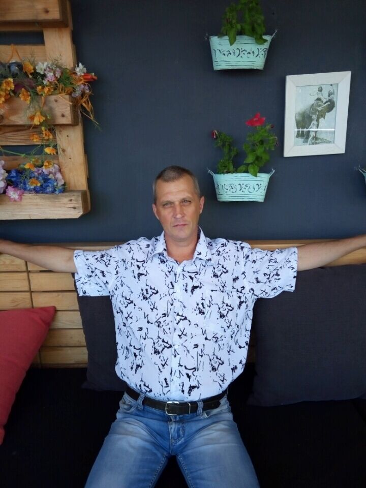  24858825  , 52 ,    