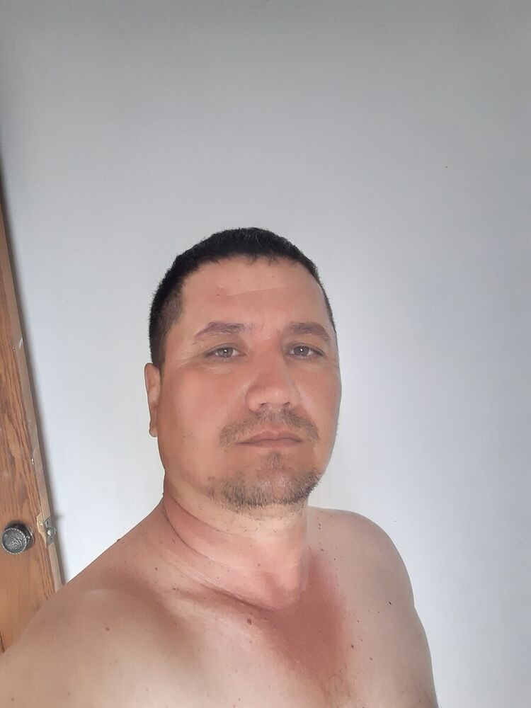  20905445  Radik, 49 ,    