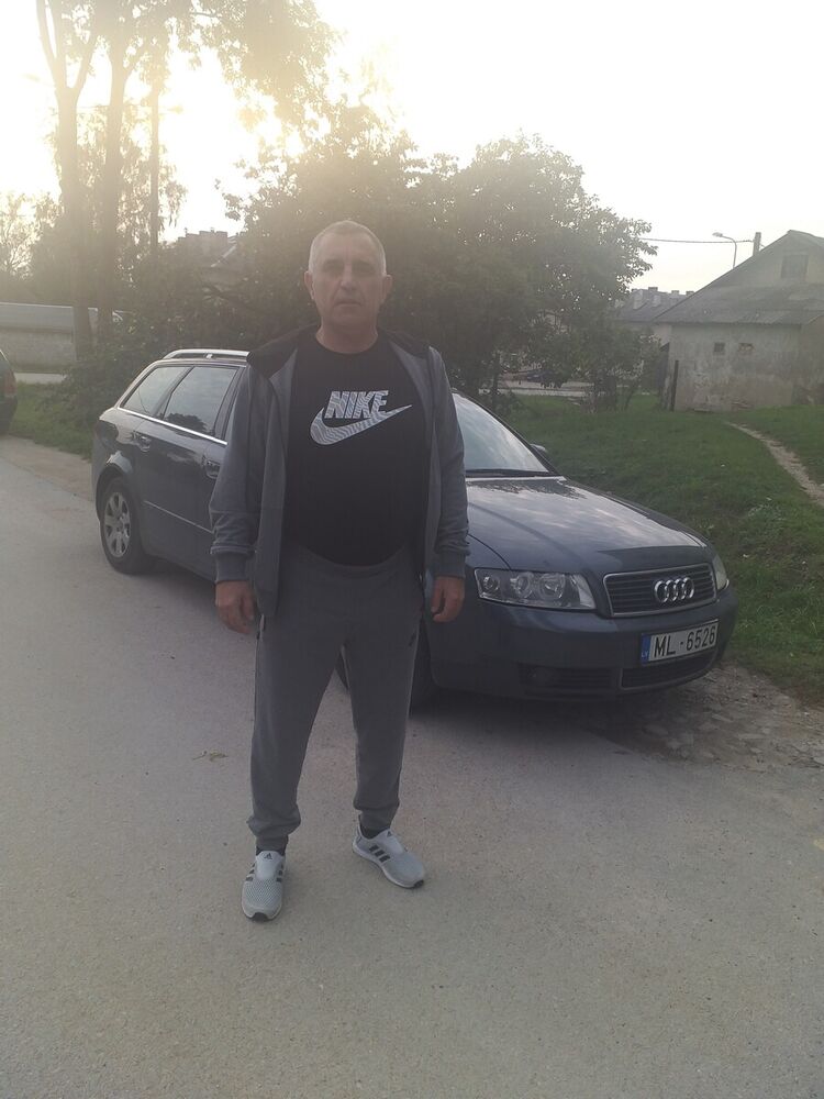  21478605  Oleg, 49 ,    