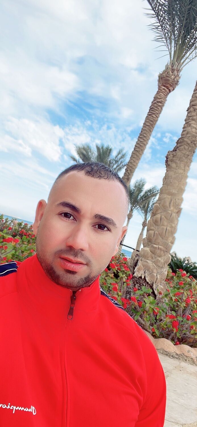  32569305  Mohamed, 39 ,    