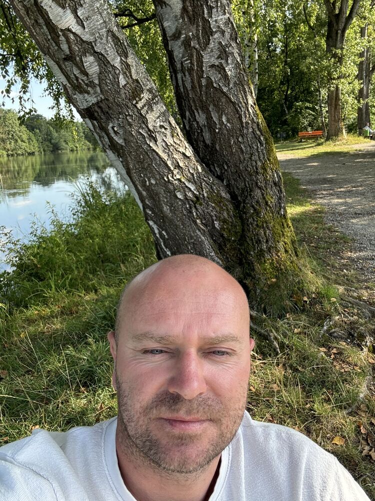  ,   Artem, 36 ,   ,   