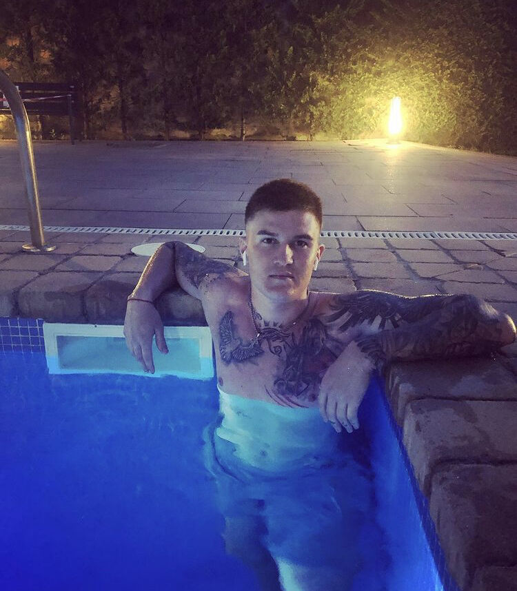  24226405  David, 29 ,    