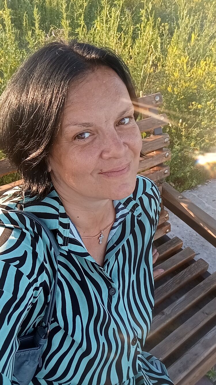  52521525  , 48 ,    --