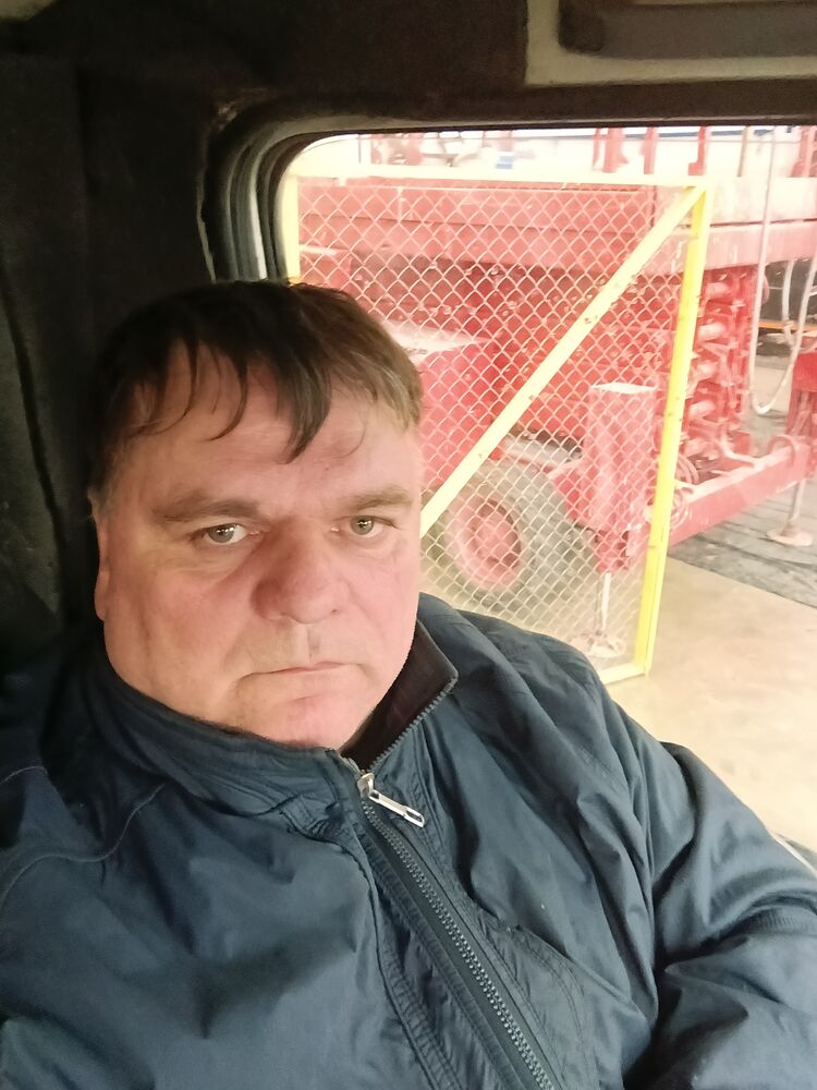  42792085  , 52 ,    