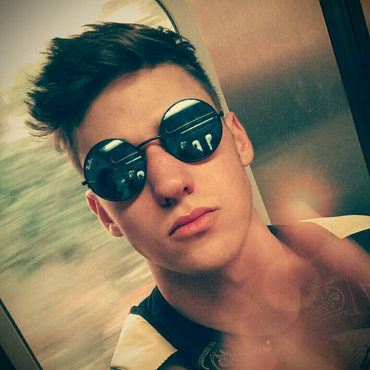   ,   Artem, 25 ,     