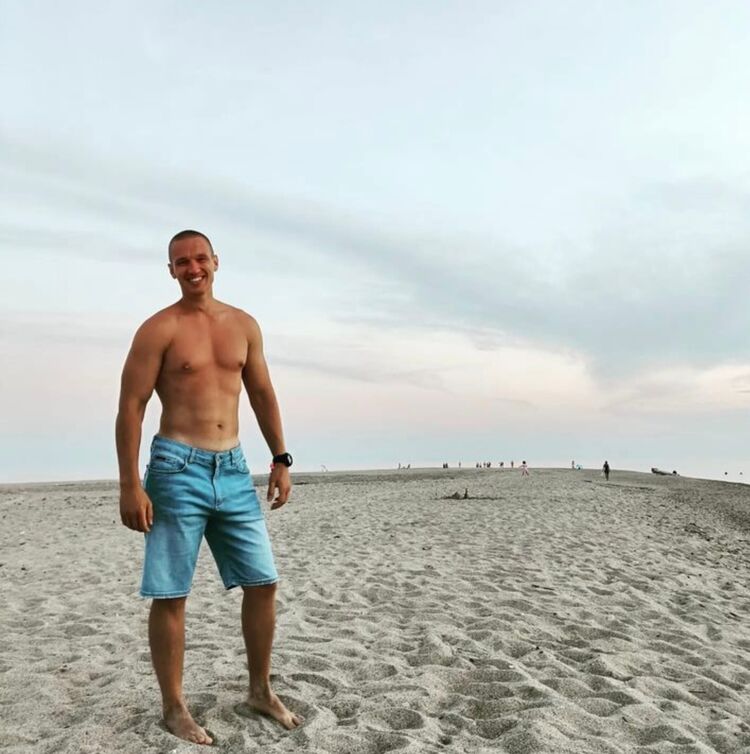  ,   Stefan, 32 ,   ,   