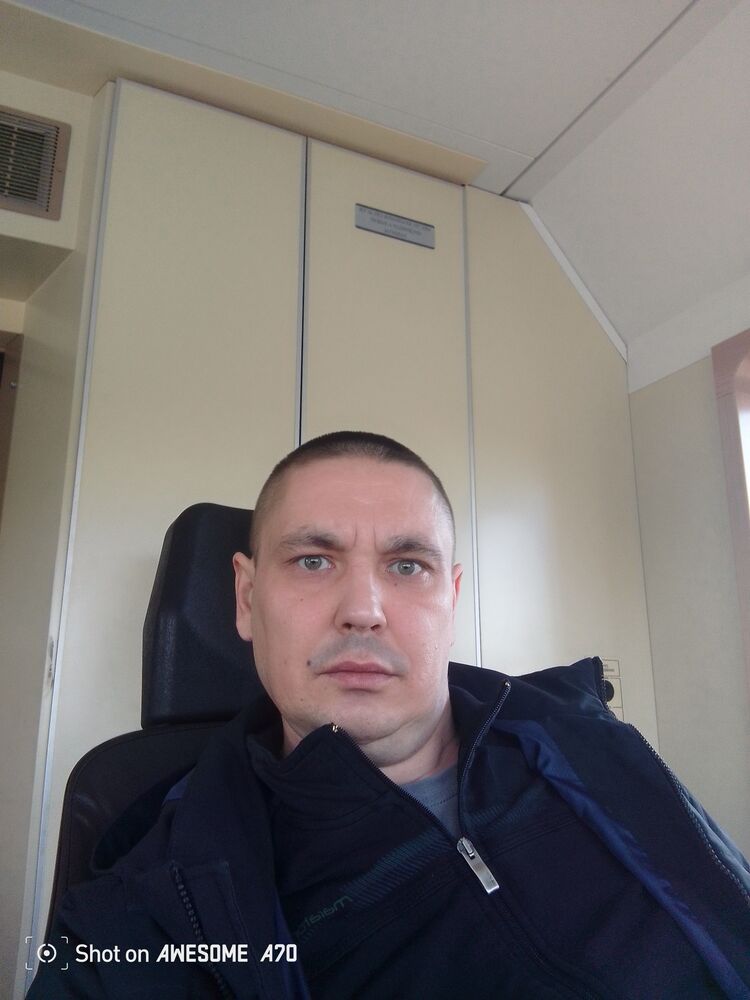  50617155  Viktor, 41 ,    