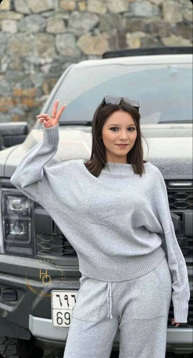  43538975  , 27 ,    