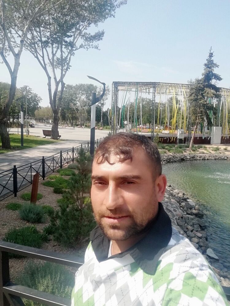  ,   Blackdavut, 37 ,   ,   , c 