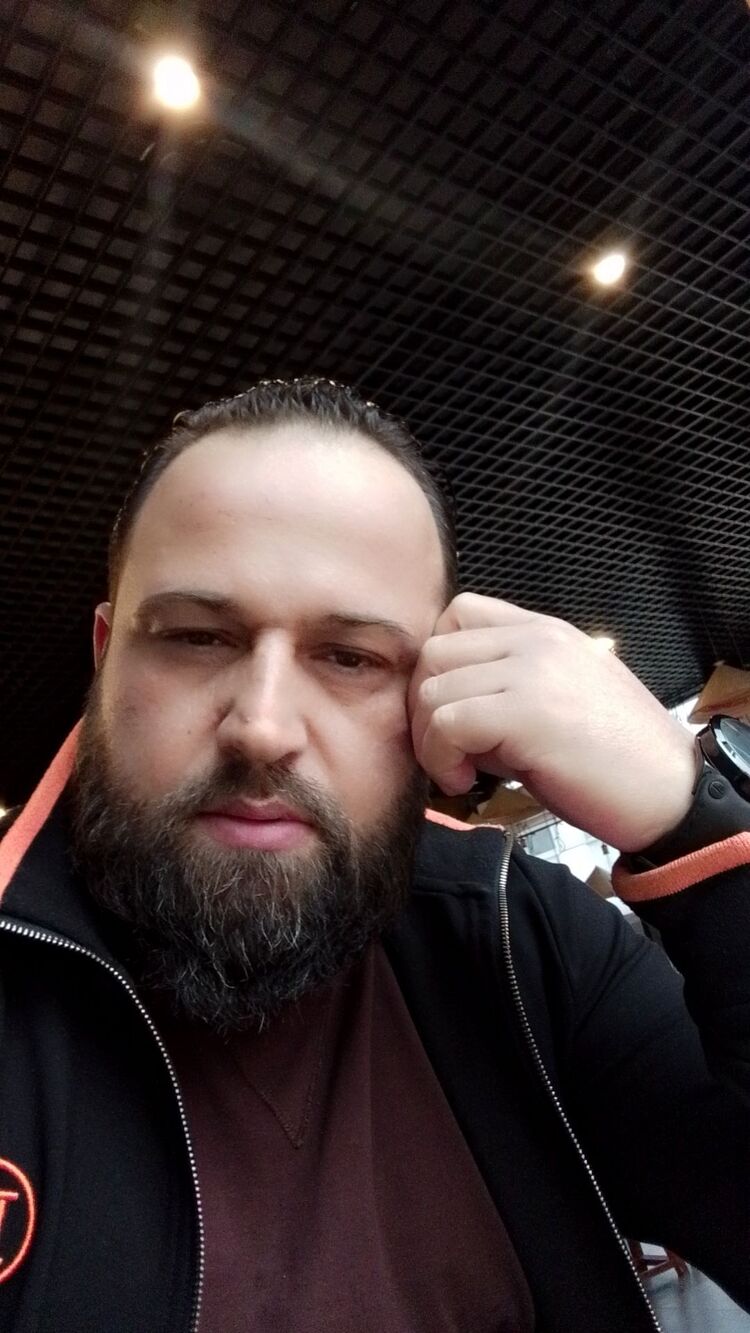  48438695  Arsen, 30 ,    