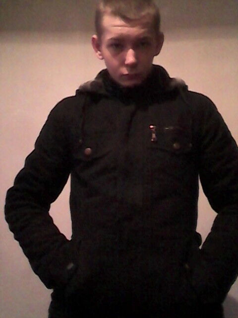  5627965  A, 28 ,    