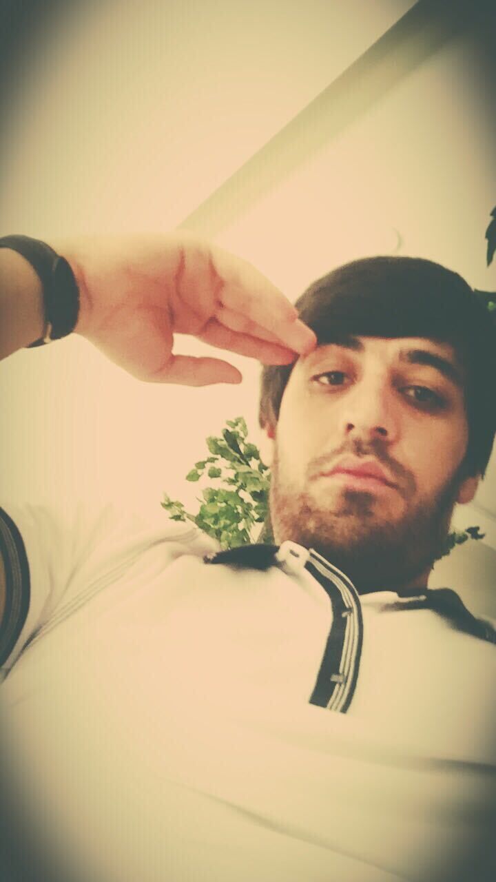  ,   Ali, 33 ,   c 