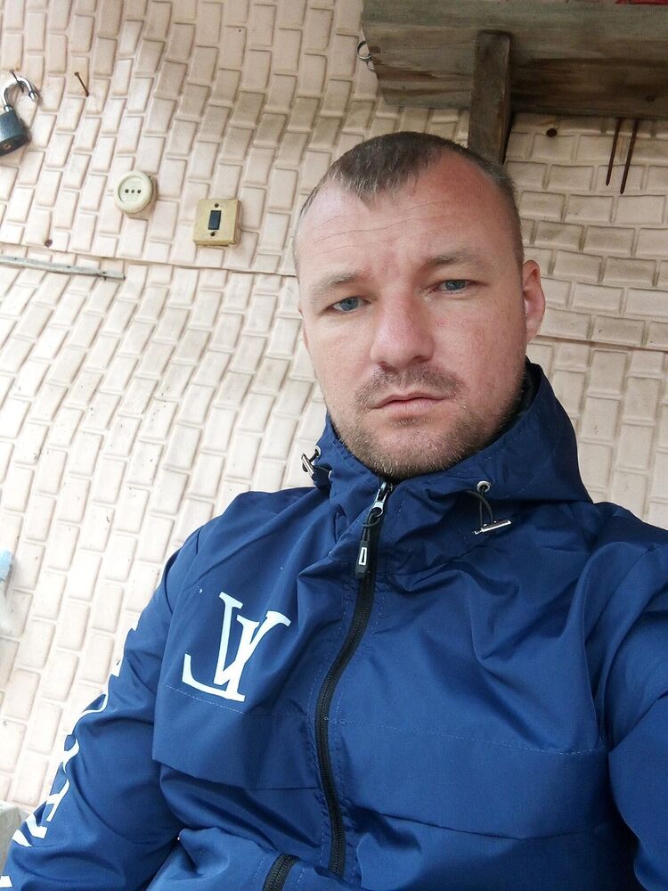  48350355  Pavel, 33 ,    
