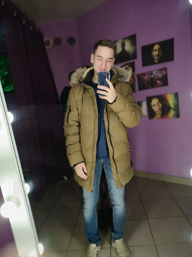  33976655  Vladislav, 26 ,    