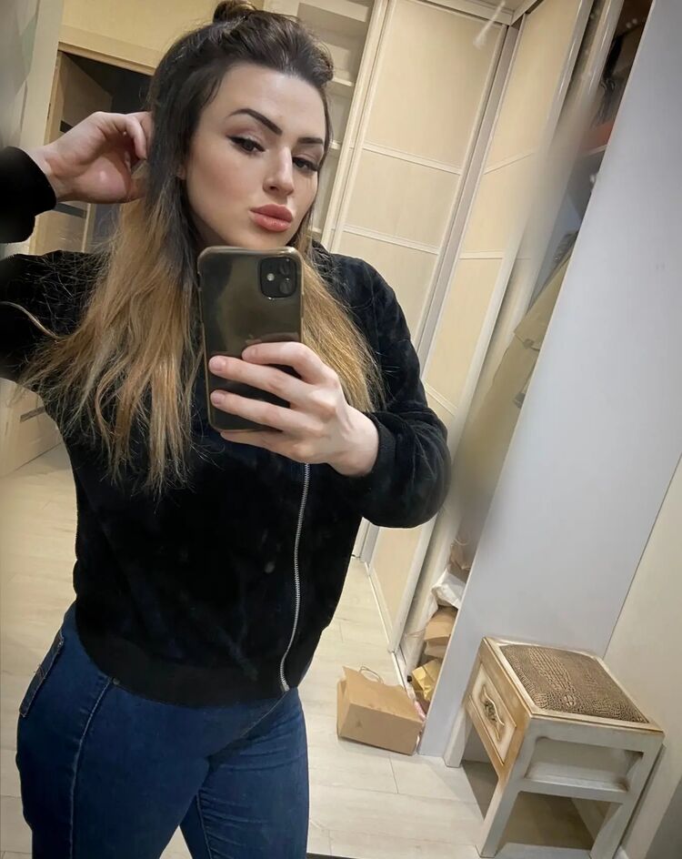  ,   Maria, 27 ,   ,   