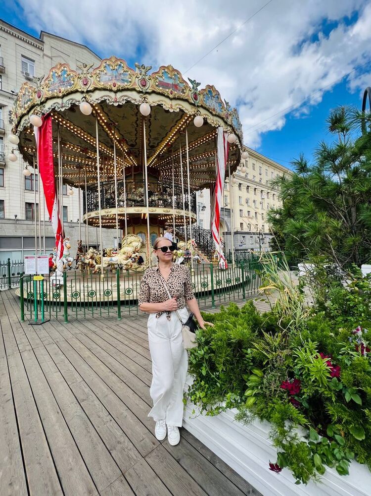  ,   Elena, 61 ,   ,   , c 