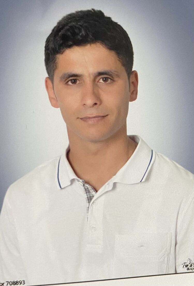  38969755  Hakan, 43 ,    