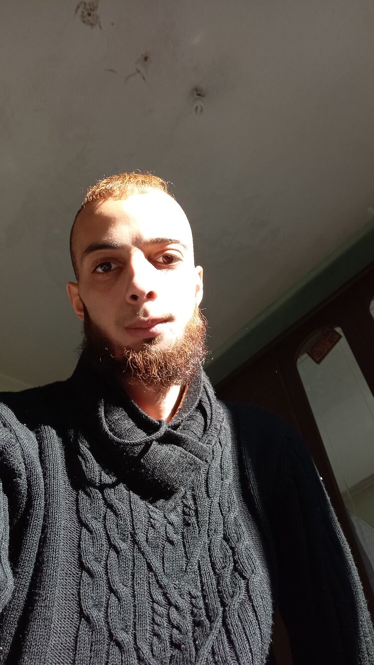  24742355  Bitar, 26 ,    