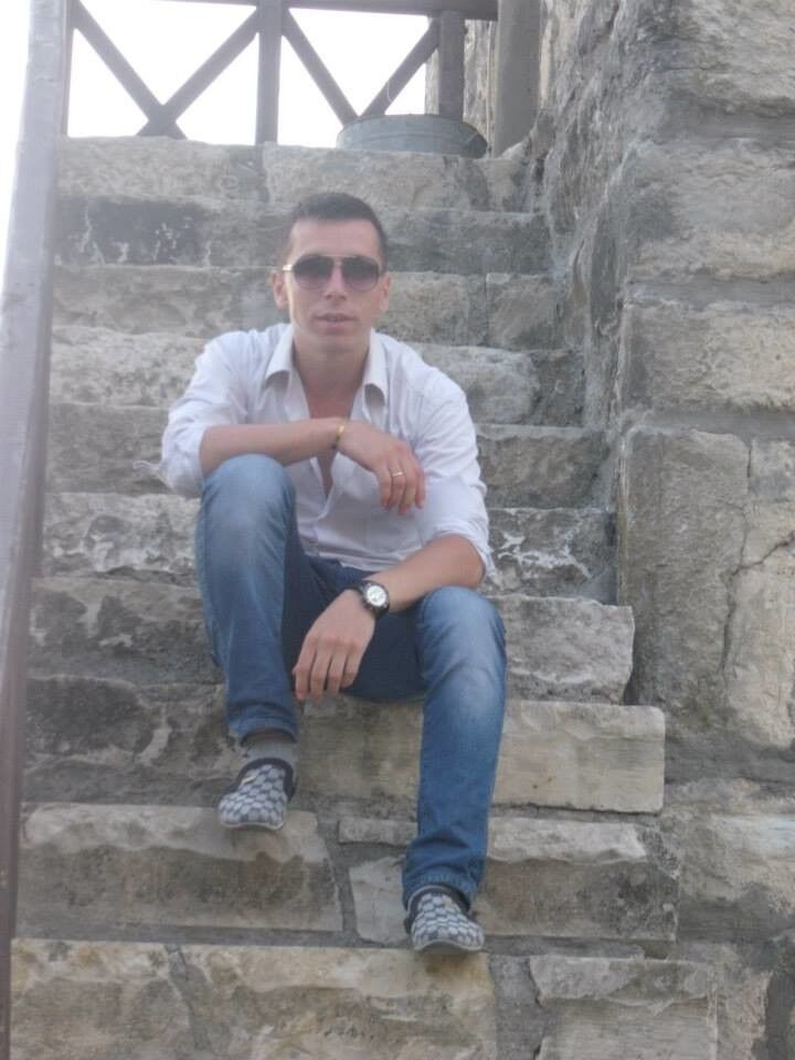  4757995  Maks, 39 ,    