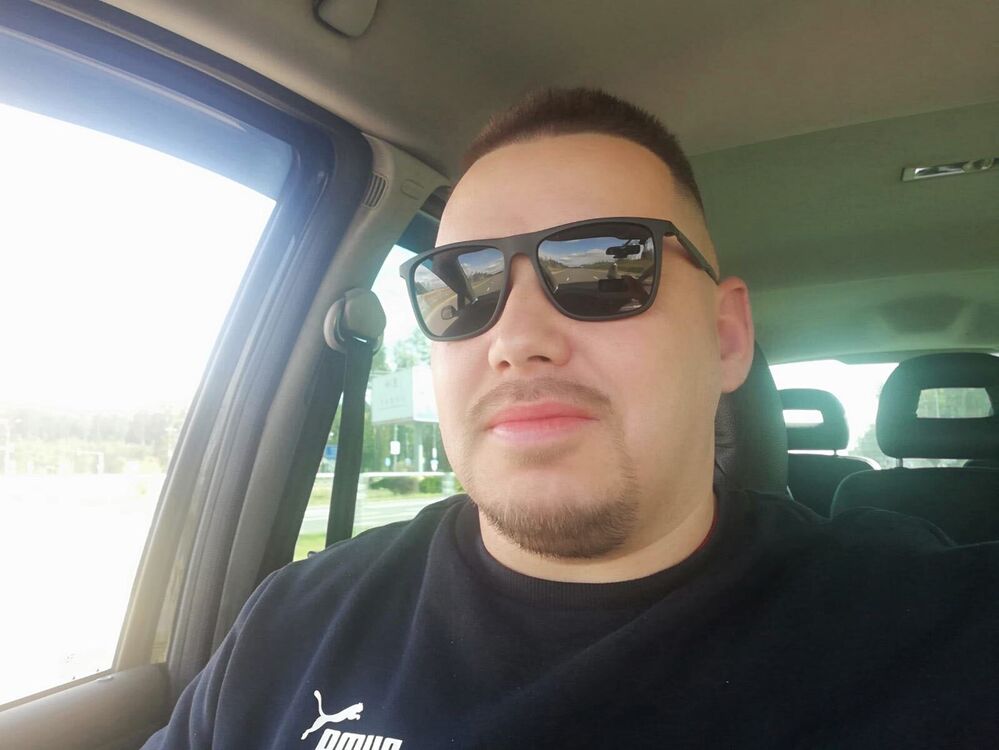  30932875  Alex, 42 ,    
