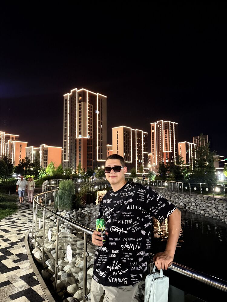  52903585  Sameh, 23 ,    