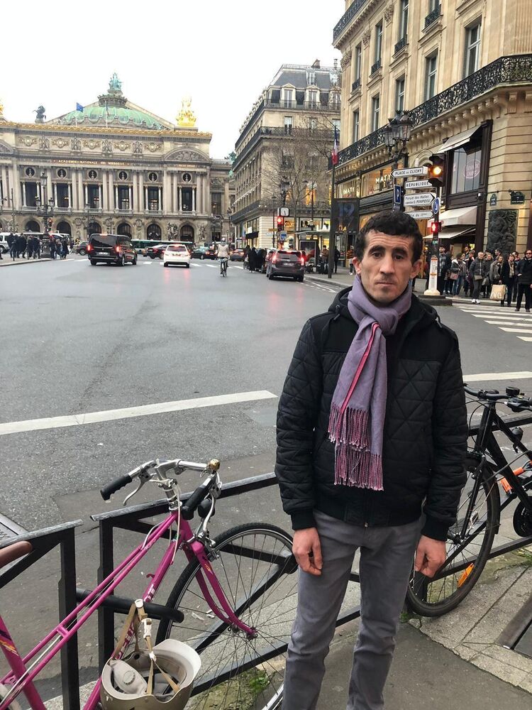  ,   Mihai, 40 ,   ,   