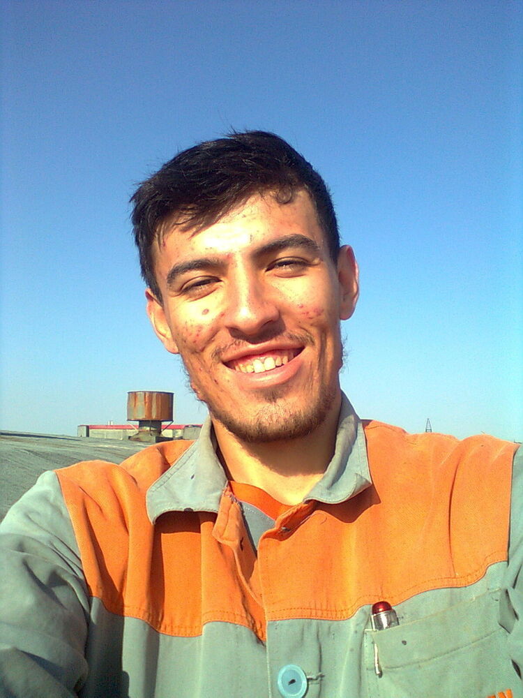  11847225  Ilyas, 28 ,    