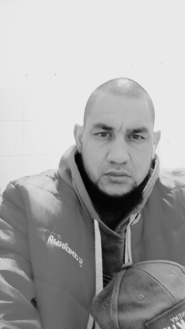  42986165  Hamid, 39 ,    