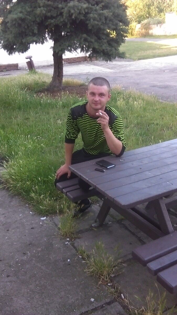  ,   Maxim, 32 ,   ,   , c 