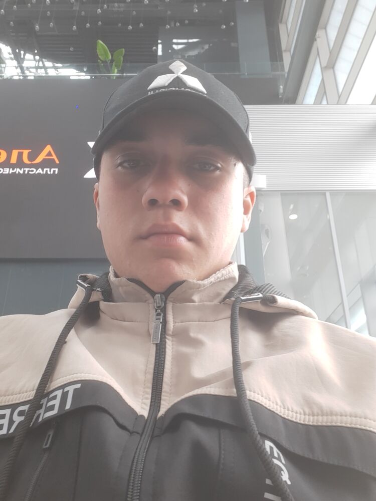  38544295  Jasurbek, 21 ,    