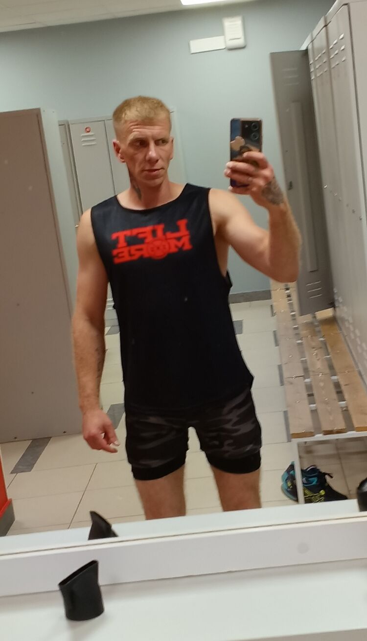  46450075  Pavlik, 39 ,    