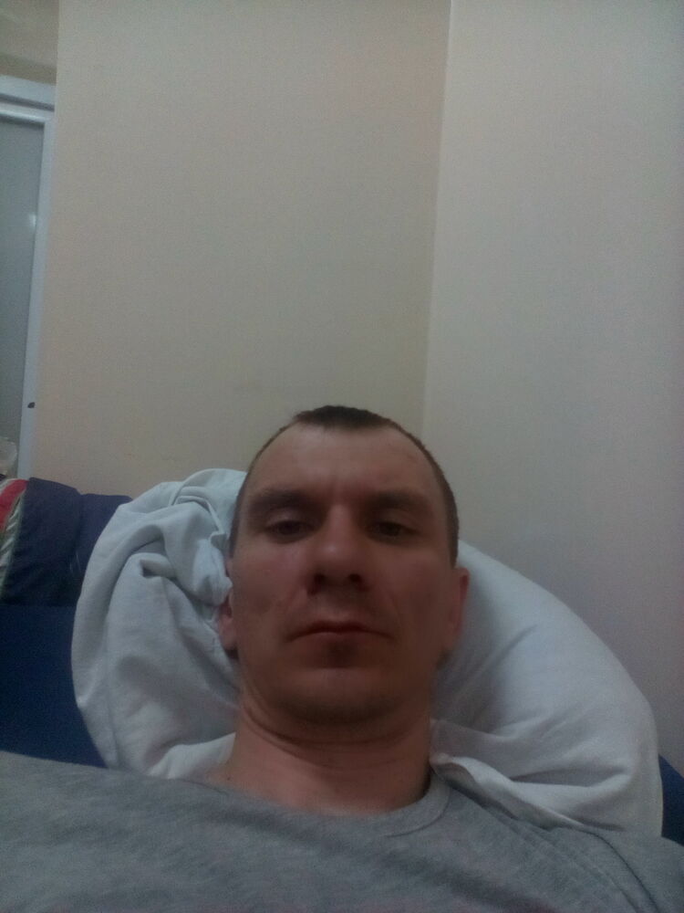  22890335  Anatolii, 42 ,    