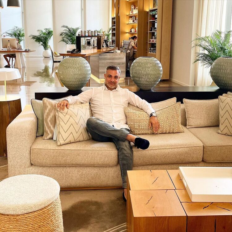  32078165  Alexei lucas, 53 ,    