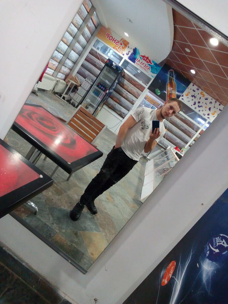  ,   Rudik, 26 ,  
