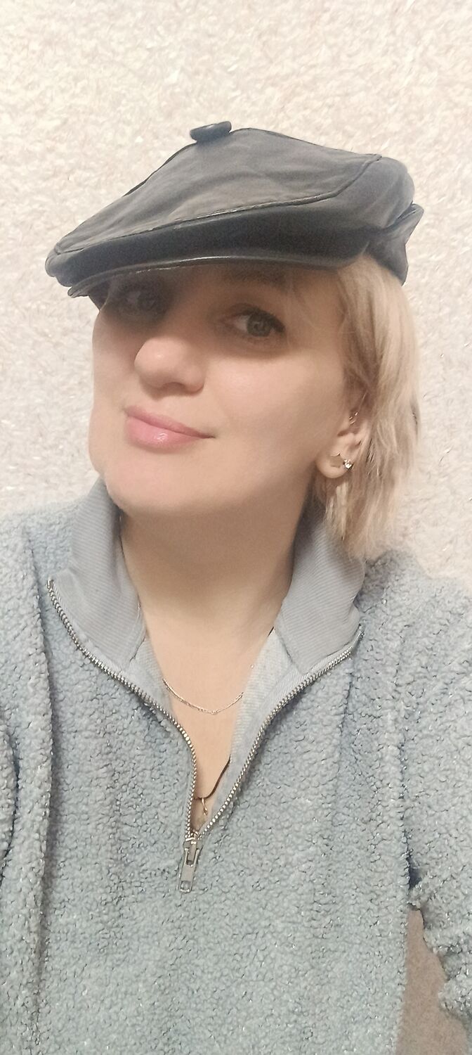  ,   Lina, 41 ,  