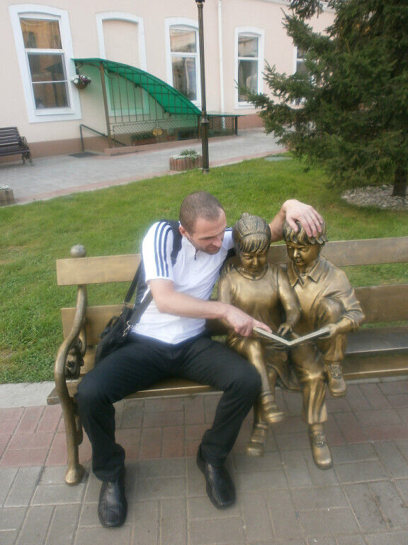  ,   Vlad, 44 ,   ,   