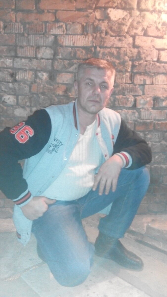  5706875  Leva, 46 ,    
