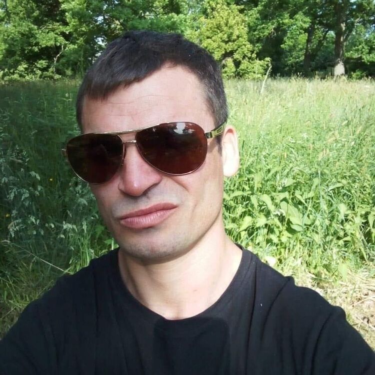  46600225  Alexei, 33 ,    