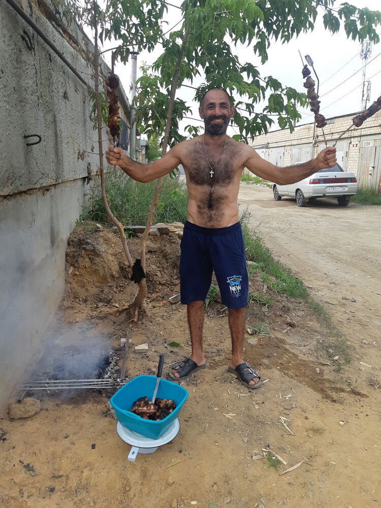  46595215  Artak, 41 ,    