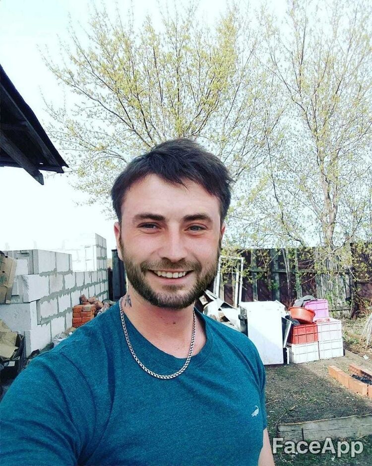  18326225  , 31 ,    
