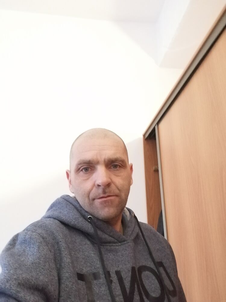  42272245  , 47 ,    --