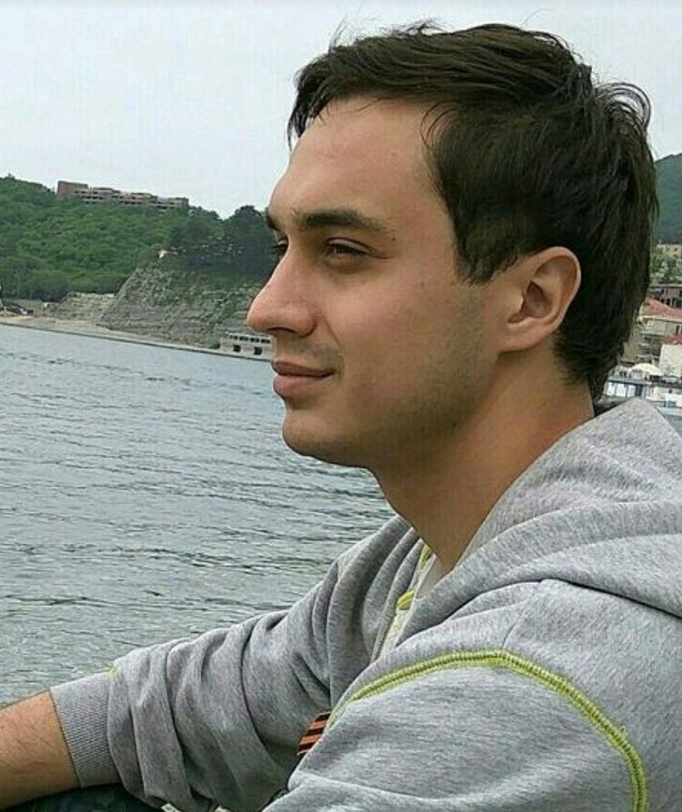  --,   Dmitri, 32 ,   ,   , c 
