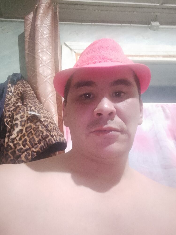  -,   Petr, 37 ,   ,   