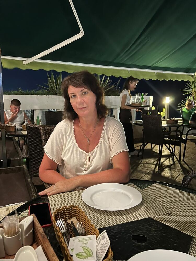  38830455  Lena, 50 ,    