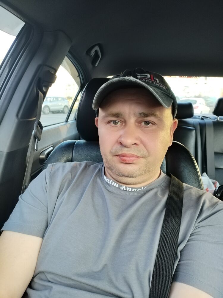  52931835  , 49 ,    