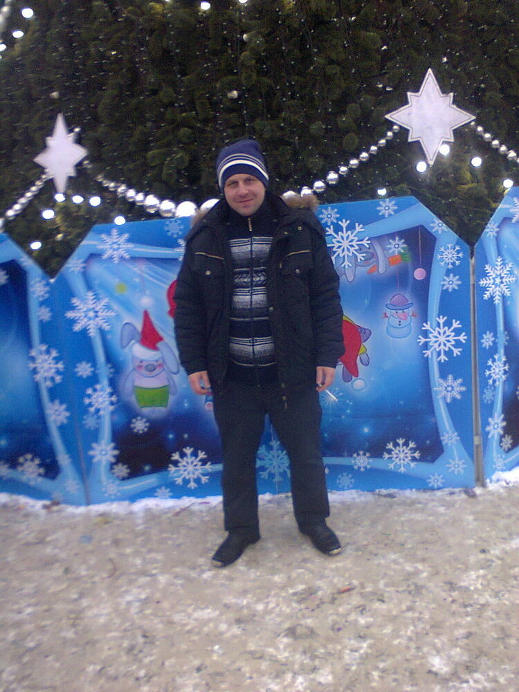  4107295  Maksim, 37 ,    